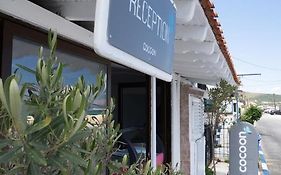 Cocoon Hotel-Beach Bar
